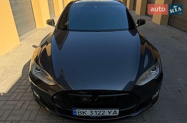 Ліфтбек Tesla Model S 2015 в Рівному