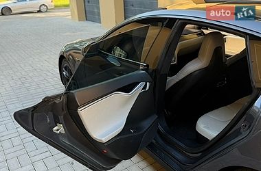 Ліфтбек Tesla Model S 2015 в Рівному