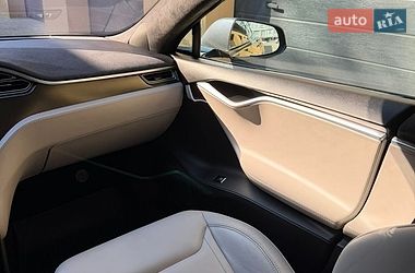 Ліфтбек Tesla Model S 2015 в Рівному