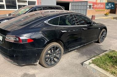 Лифтбек Tesla Model S 2016 в Виннице