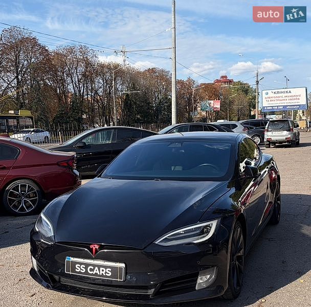 Tesla Model S 2018