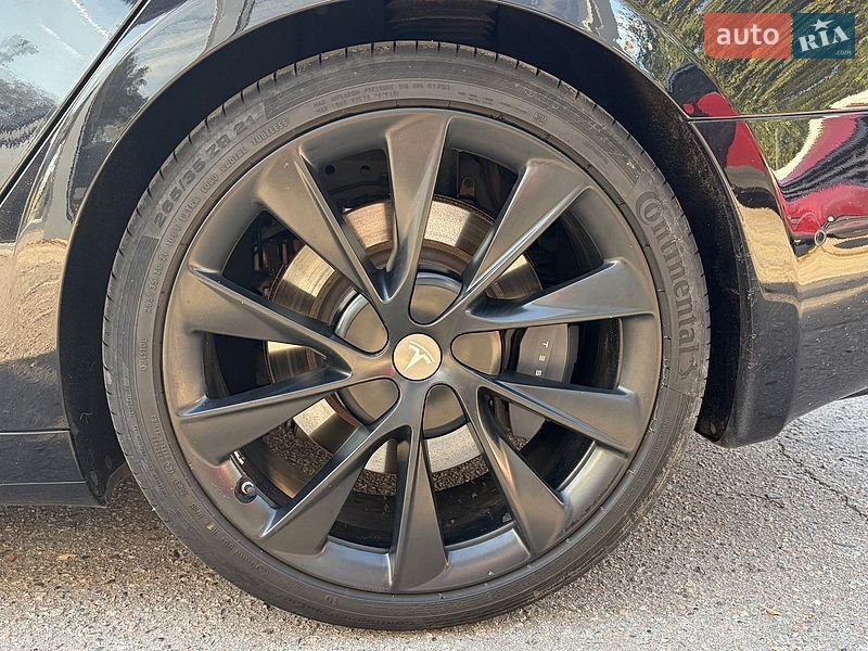 Ліфтбек Tesla Model S 2018 в Полтаві