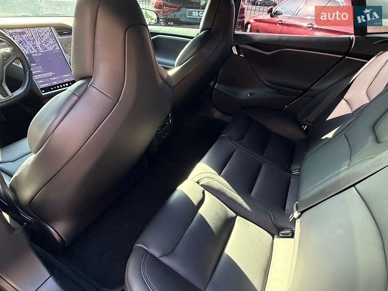 Ліфтбек Tesla Model S 2018 в Полтаві