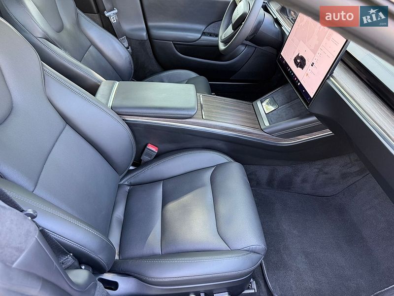 Лифтбек Tesla Model S 2023 в Ровно