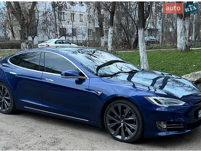 Tesla Model S 2019