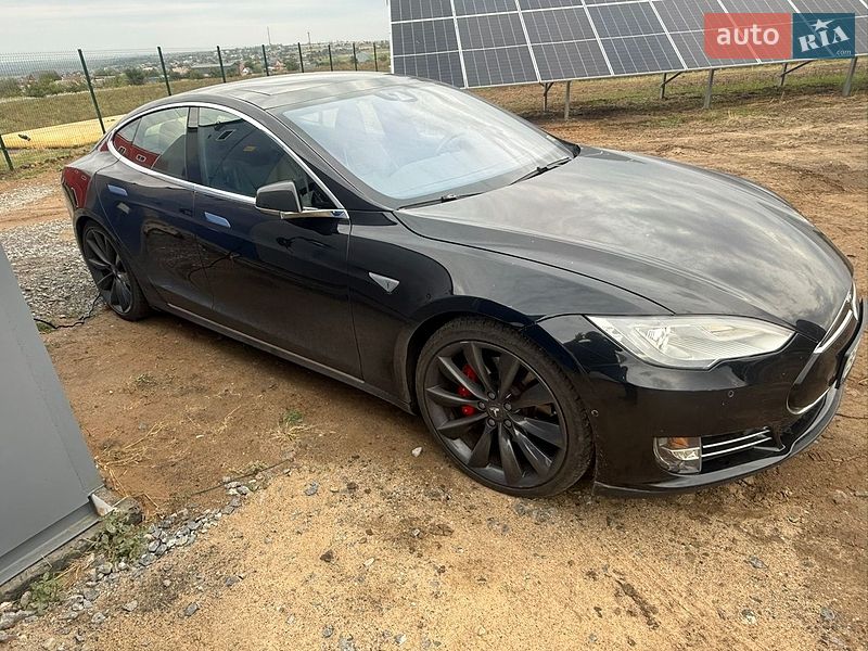 Ліфтбек Tesla Model S 2015 в Миколаєві фото 5 Ліфтбек Tesla Model S 2015 в Миколаєві
