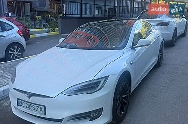 Лифтбек Tesla Model S 2019 в Киеве