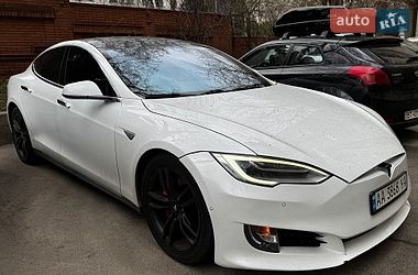 Ліфтбек Tesla Model S 2015 в Києві