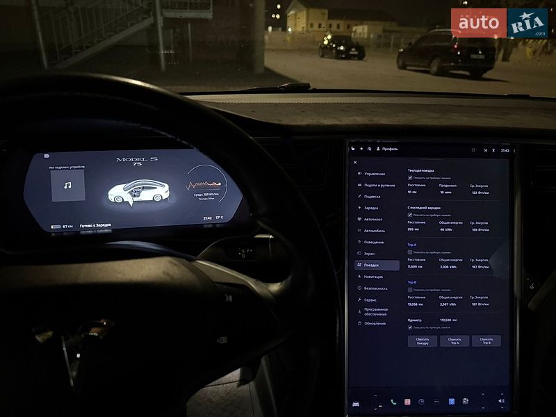 Ліфтбек Tesla Model S 2017 в Івано-Франківську