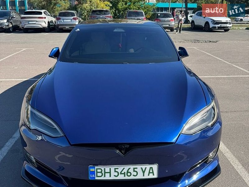 Лифтбек Tesla Model S 2017 в Одессе