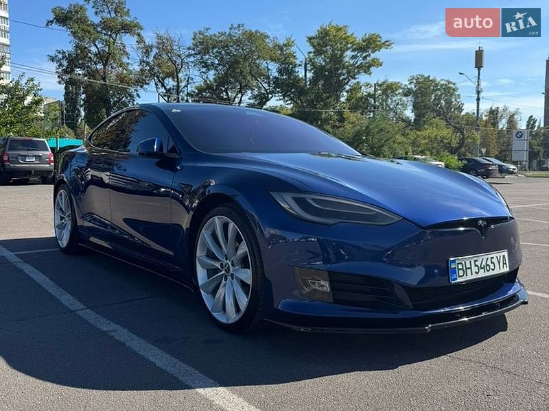 Лифтбек Tesla Model S 2017 в Одессе