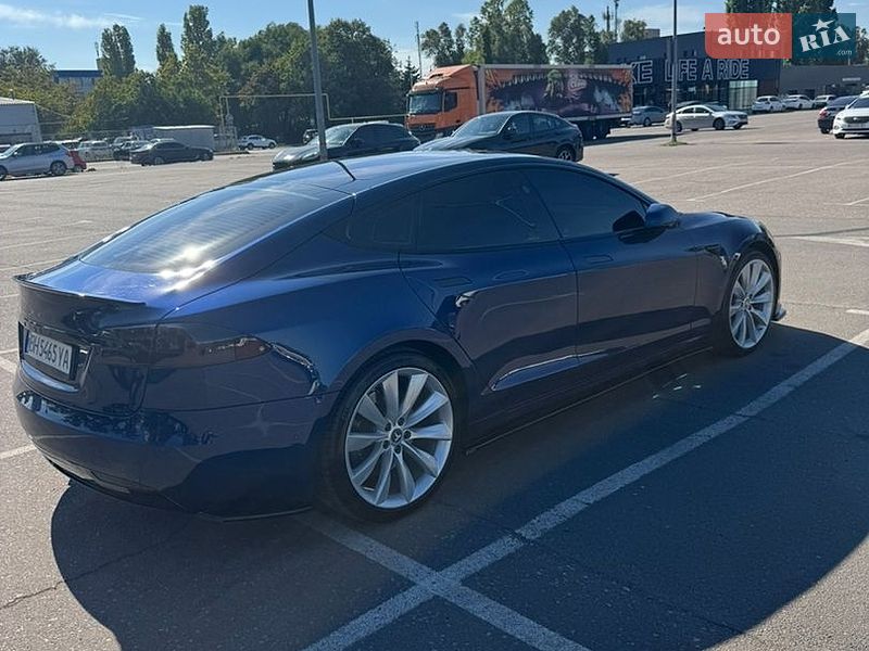 Лифтбек Tesla Model S 2017 в Одессе