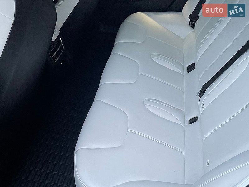 Лифтбек Tesla Model S 2017 в Одессе