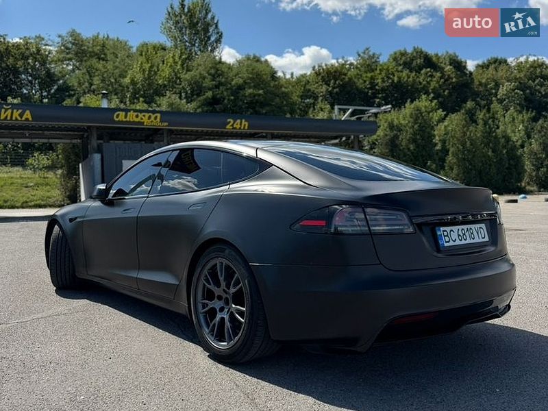 Лифтбек Tesla Model S 2023 в Львове