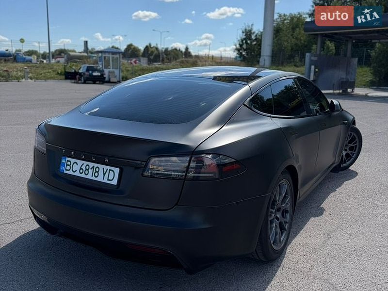 Лифтбек Tesla Model S 2023 в Львове