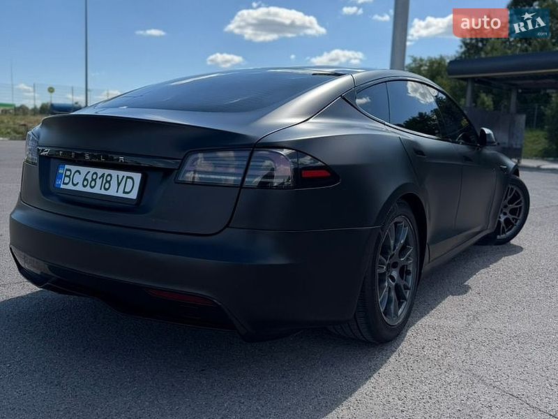 Лифтбек Tesla Model S 2023 в Львове