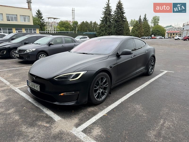 Лифтбек Tesla Model S 2023 в Львове