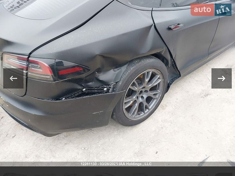 Лифтбек Tesla Model S 2023 в Львове