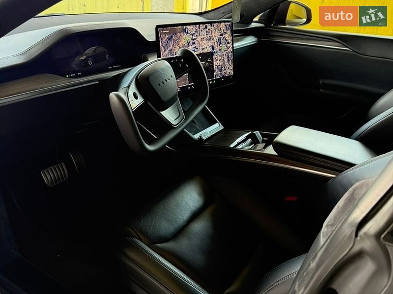 Лифтбек Tesla Model S 2023 в Львове