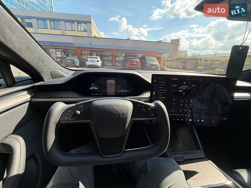 Лифтбек Tesla Model S 2023 в Львове
