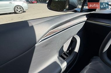 Лифтбек Tesla Model S 2023 в Львове
