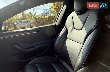 Лифтбек Tesla Model S 2023 в Львове