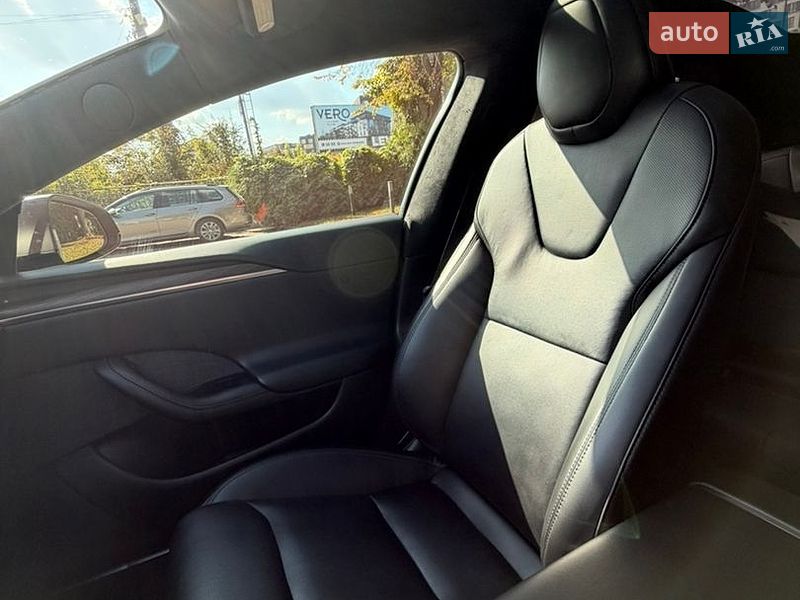 Лифтбек Tesla Model S 2023 в Львове