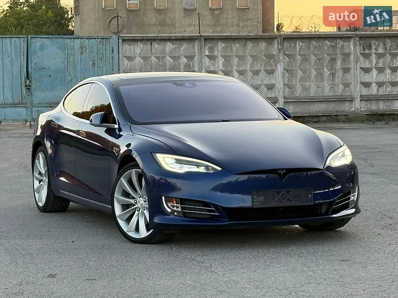 Tesla Model S 2016