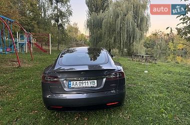 Ліфтбек Tesla Model S 2015 в Києві