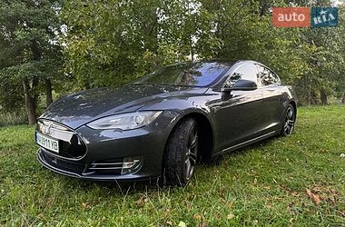 Ліфтбек Tesla Model S 2015 в Києві