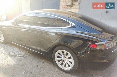 Ліфтбек Tesla Model S 2016 в Києві