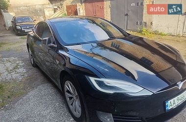Ліфтбек Tesla Model S 2016 в Києві