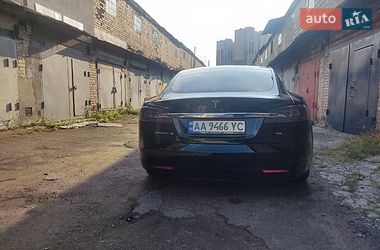 Ліфтбек Tesla Model S 2016 в Києві