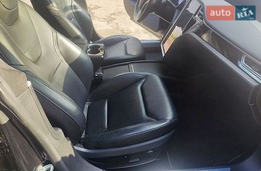 Ліфтбек Tesla Model S 2016 в Києві