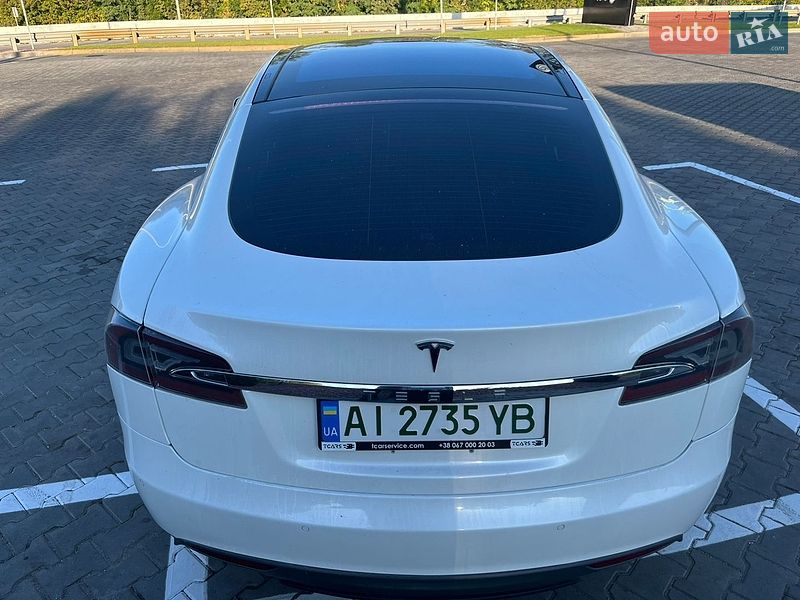 Лифтбек Tesla Model S 2015 в Белой Церкви