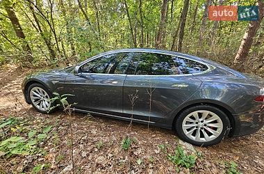 Ліфтбек Tesla Model S 2015 в Києві