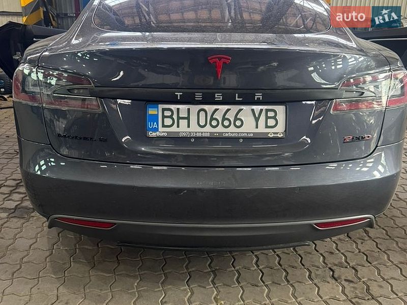 Лифтбек Tesla Model S 2015 в Одессе фото Лифтбек Tesla Model S 2015 в Одессе