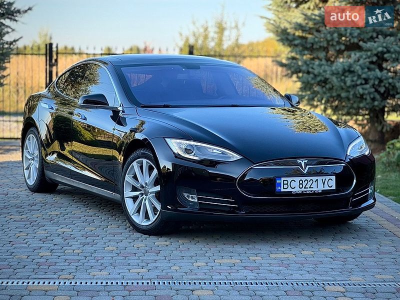 Лифтбек Tesla Model S 2013 в Дрогобыче