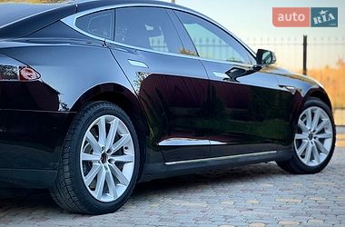 Лифтбек Tesla Model S 2013 в Дрогобыче