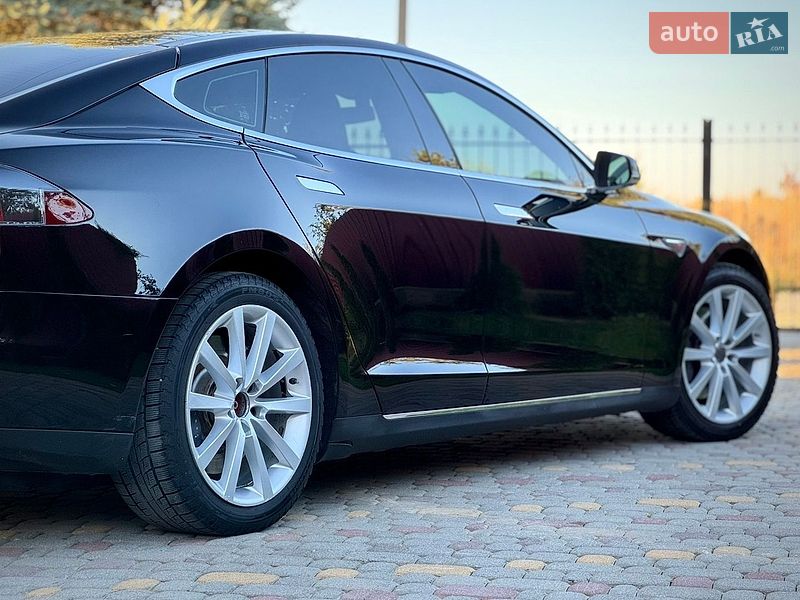 Лифтбек Tesla Model S 2013 в Дрогобыче