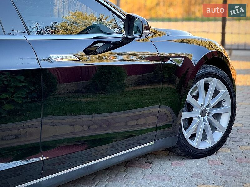 Лифтбек Tesla Model S 2013 в Дрогобыче