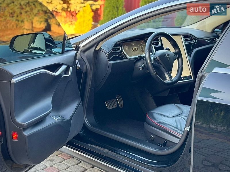 Лифтбек Tesla Model S 2013 в Дрогобыче