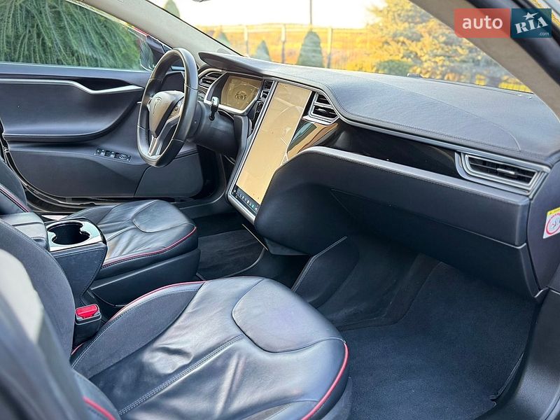 Лифтбек Tesla Model S 2013 в Дрогобыче