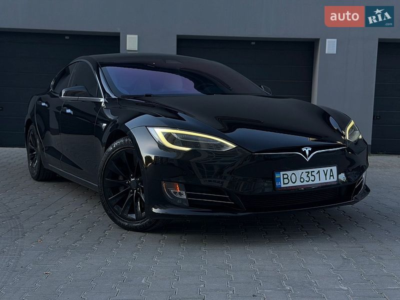Лифтбек Tesla Model S 2017 в Тернополе