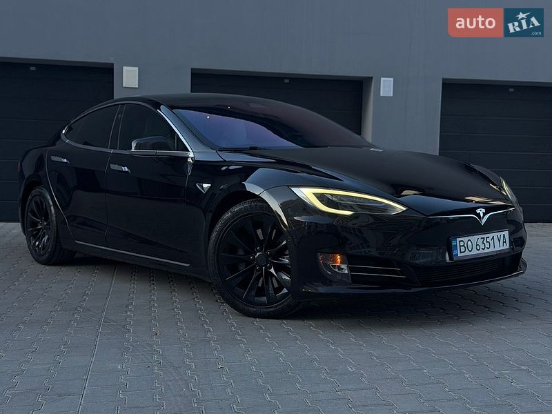 Ліфтбек Tesla Model S 2017 в Тернополі