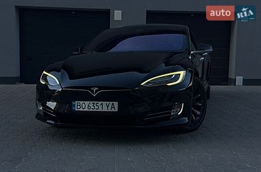 Ліфтбек Tesla Model S 2017 в Тернополі