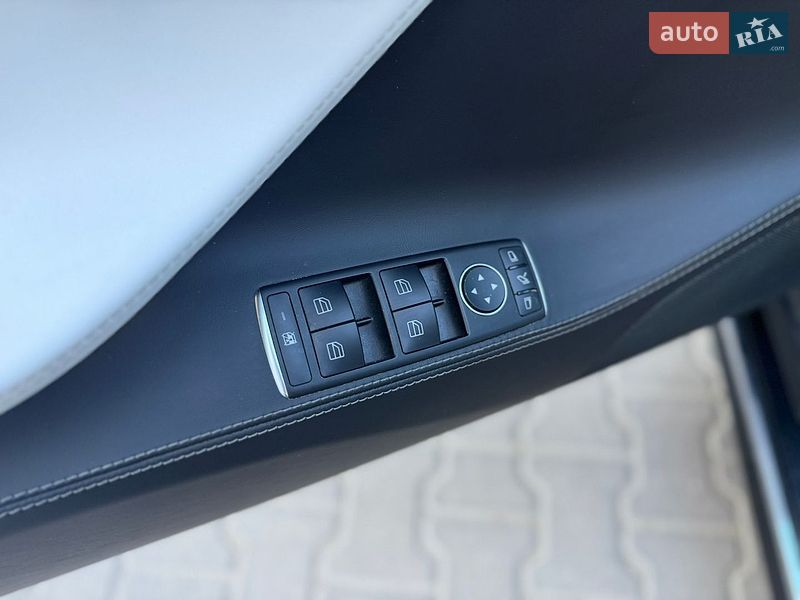 Ліфтбек Tesla Model S 2017 в Тернополі