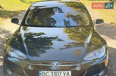 Лифтбек Tesla Model S 2014 в Львове