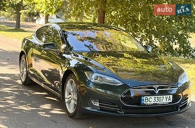 Лифтбек Tesla Model S 2014 в Львове