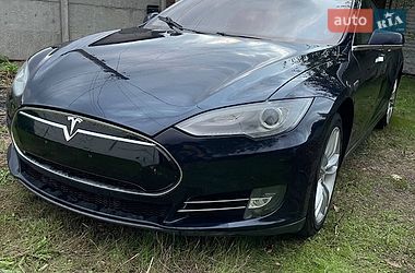Ліфтбек Tesla Model S 2013 в Харкові